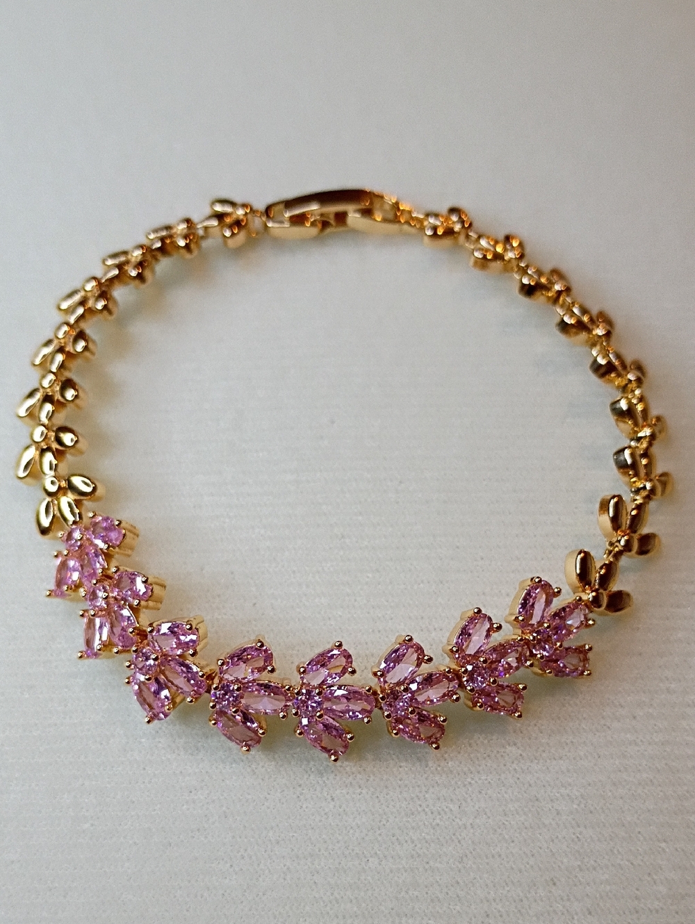 New Delicate Pink Crystal Leaf Bracelet - Gold Tone 🚨